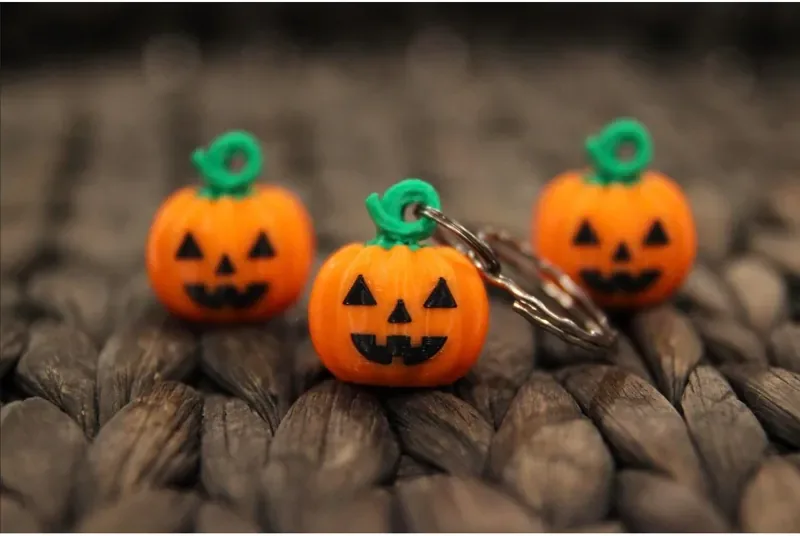 Pumpkin Keychain 3‑Piece Set – Multicolor