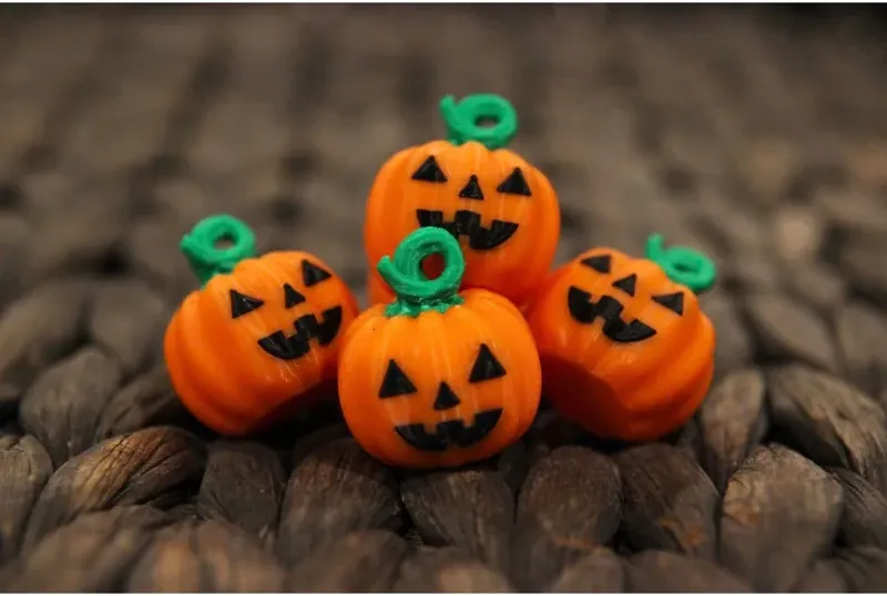 Pumpkin Keychain 3‑Piece Set – Multicolor — image 3