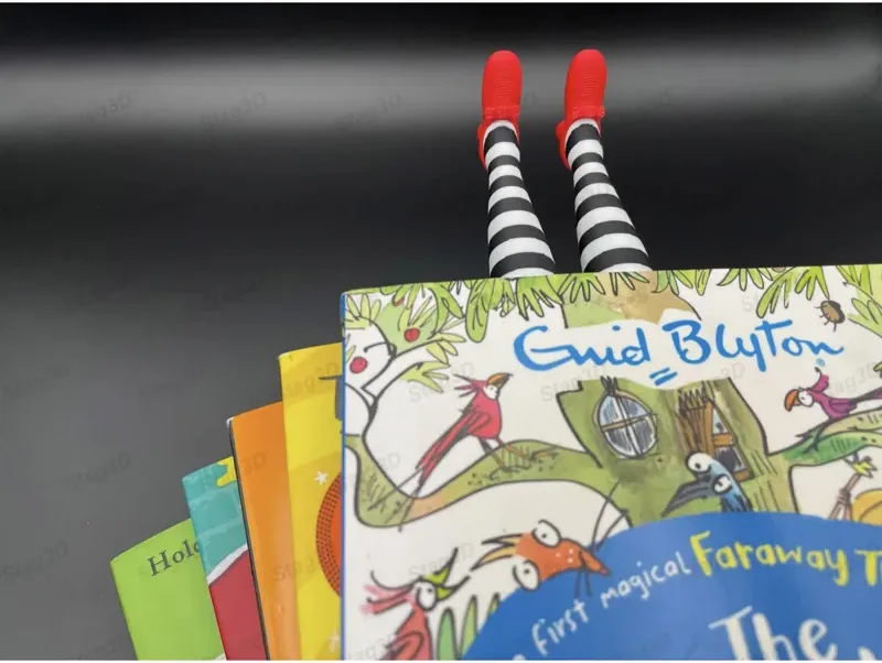 Red Shoes Bookmark — image 3