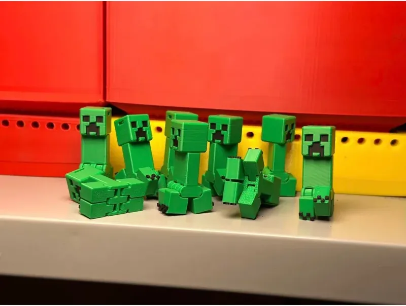 Green Pixel Character Articulated Keychain