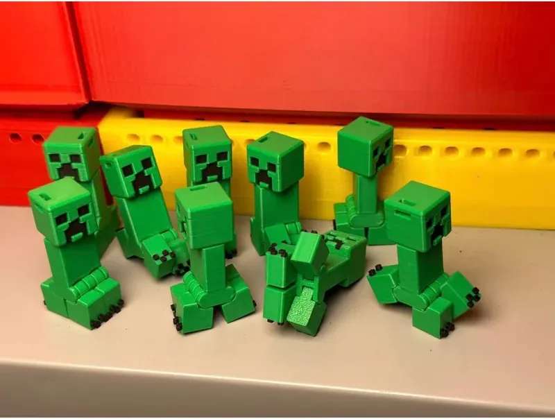 Green Pixel Character Articulated Keychain — image 2