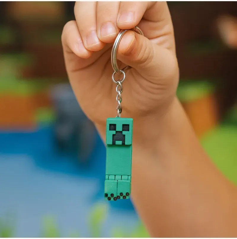 Green Pixel Character Articulated Keychain — image 4