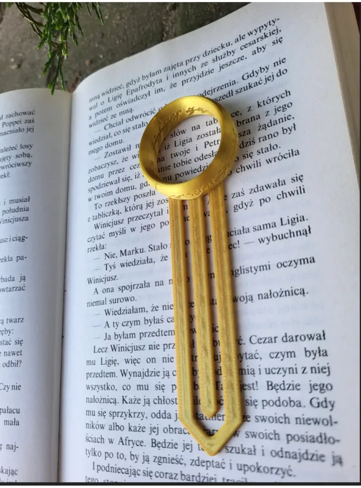 Ring-Design Book Bookmark – Gold — image 2